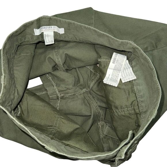 Forever 21 Solid Green High waisted Shorts 100% Cotton with Pockets Pleated L - Picture 7 of 12